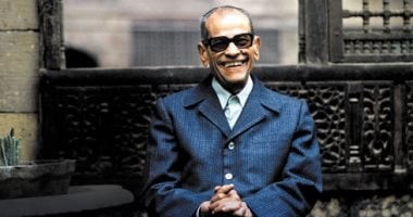 نجيب محفوظ: من معاناة النشر إلى نوبل.. رحلة الأديب الذي رسم ملامح الرواية العربية